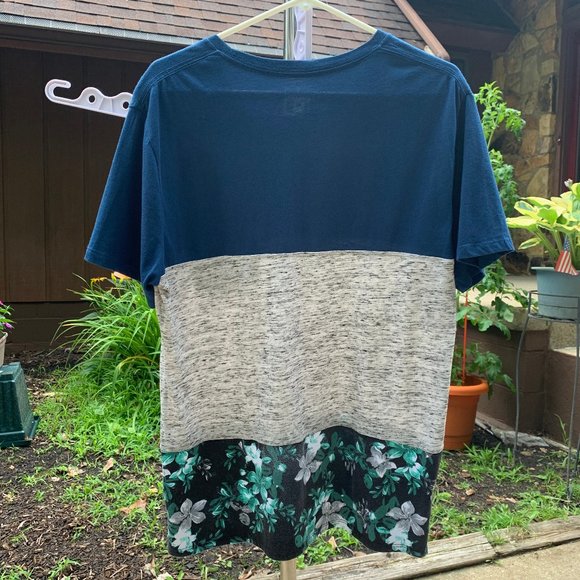 BDG Urban Outfitters Colorblock Tropical Flower T - Picture 3 of 6